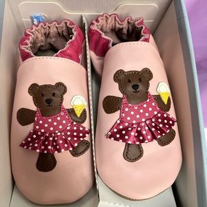 New Robeez soft sole beach bear pink pastel